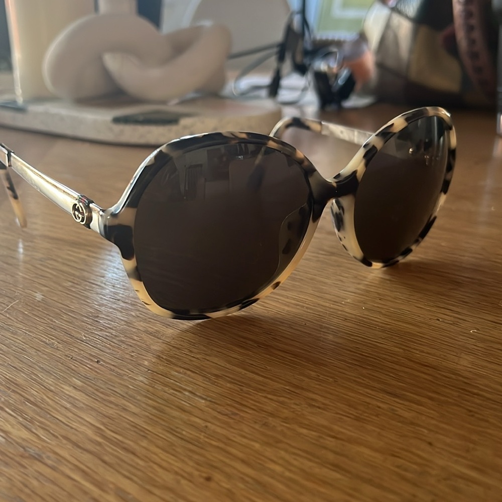 Gucci Tortoise Shell Sunglasses - Picture 8 of 8